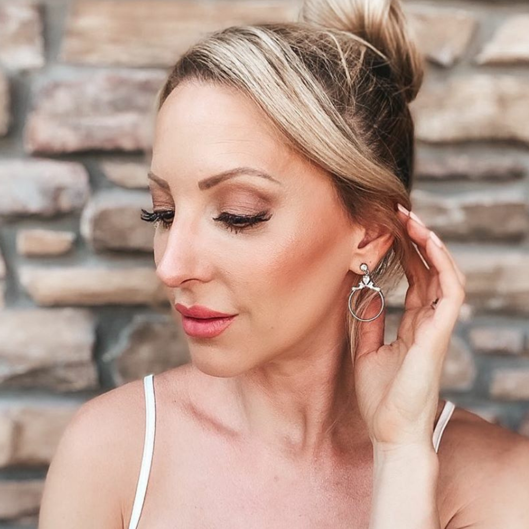 Experience the finest in Australian beauty with Lash Lovin' You. Our handcrafted magnetic lashes blend innovation, comfort, and style, making them a must-have for your beauty routine. Elevate your lashes and your look effortlessly!